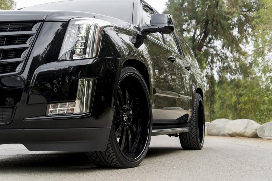 Детали экстерьера Cadillac Escalade on Forgiato Wheels (Concavo) 2017 года  (фото 4 из 7)